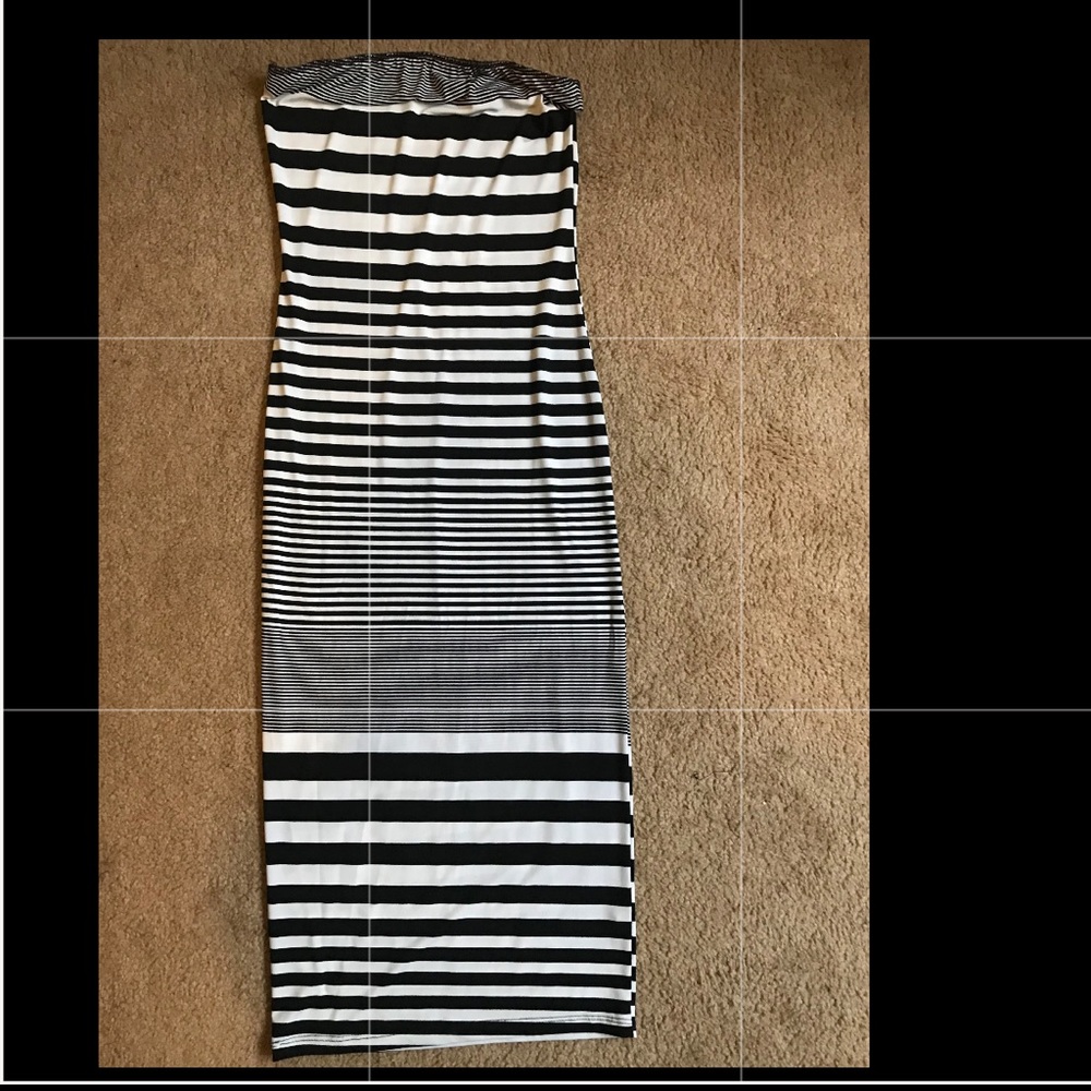 🔥3/$20 White and Black Body-con Dress